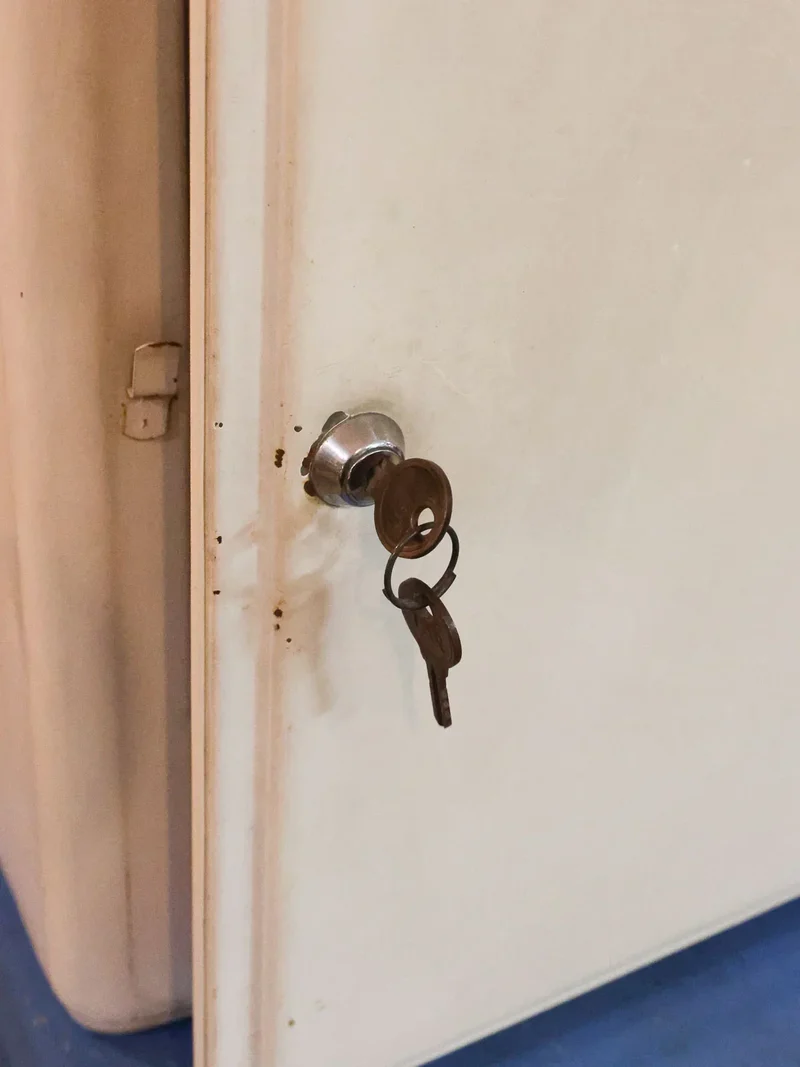 Gaëlle, l'armoire à pharmacie métallique blanche N°717