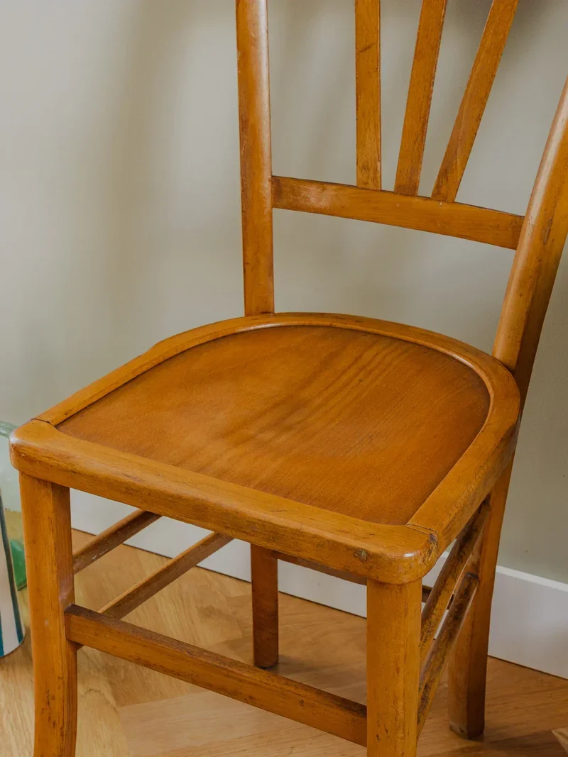 Claude, la chaise bistrot en bois N°1007