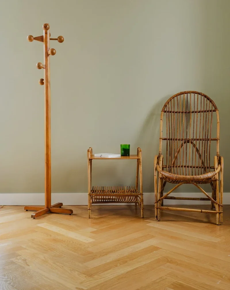 Désiré, la table porte-revues en rotin N°156