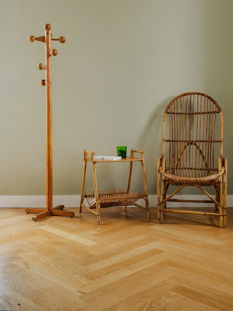 Désiré, la table porte-revues en rotin N°156