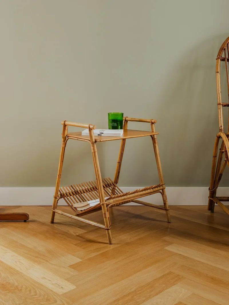 Désiré, la table porte-revues en rotin N°156