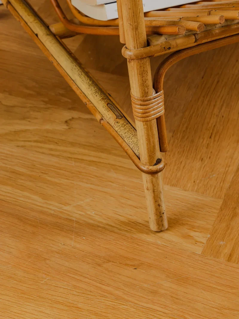Désiré, la table porte-revues en rotin N°156