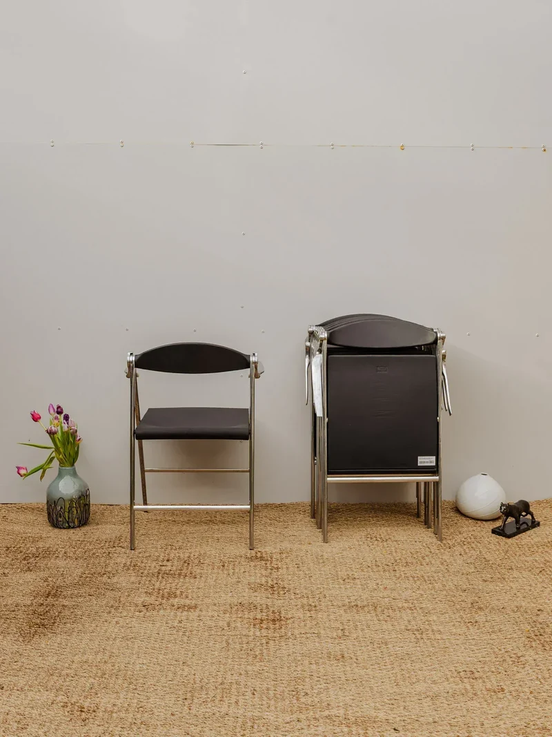 Alma, le lot de 6 chaises chromées en cuir noir N°1294