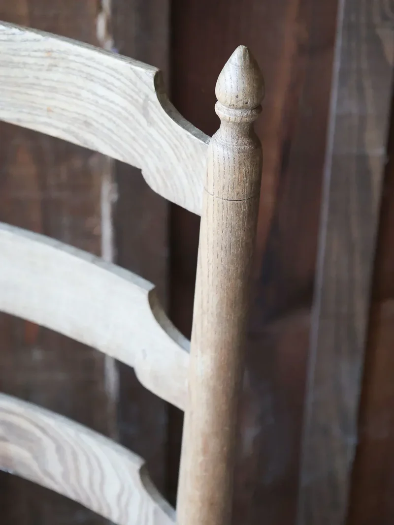 Claude, la chaise en bois et osier tressé N°945
