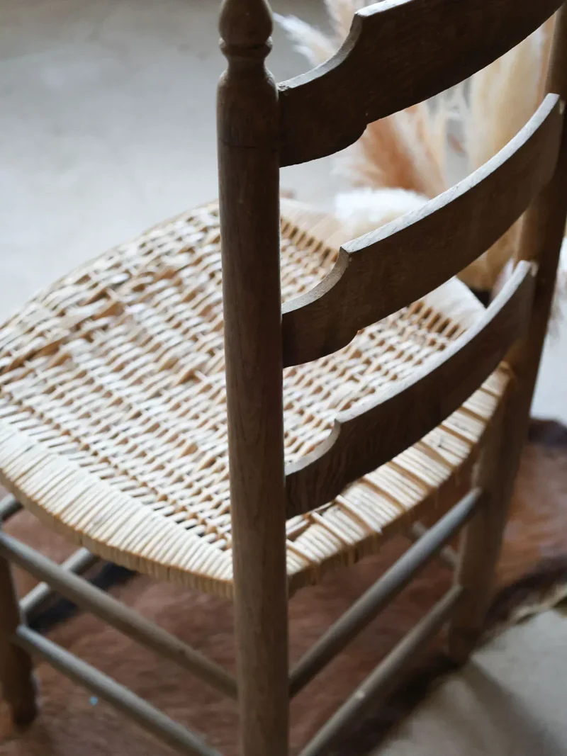 Claude, la chaise en bois et osier tressé N°945