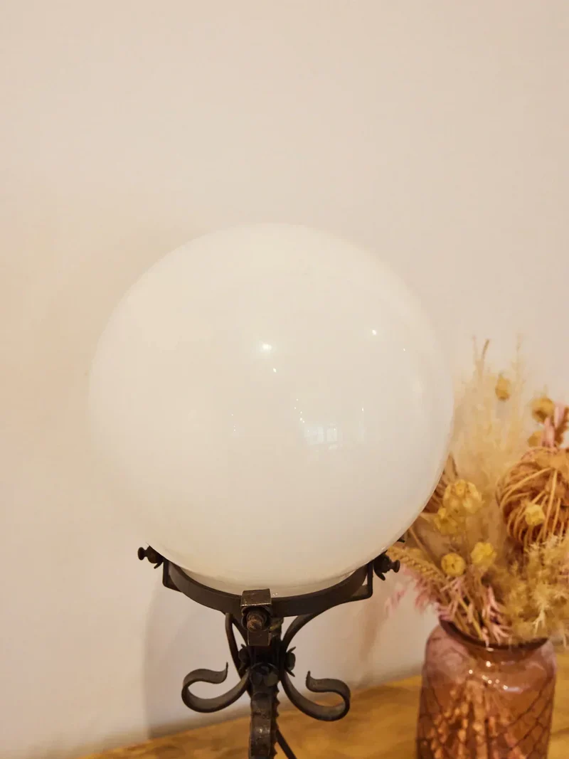 Suzanne, la lampe à poser Art Nouveau en fer forgé N°490