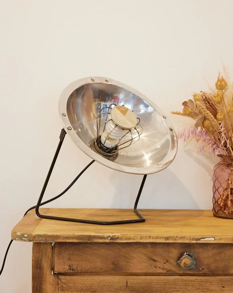 Julia, la lampe à poser industrielle Calor N°722
