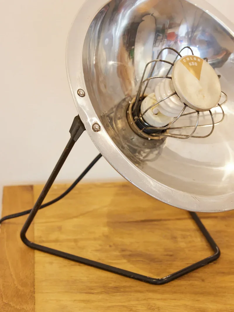 Julia, la lampe à poser industrielle Calor N°722