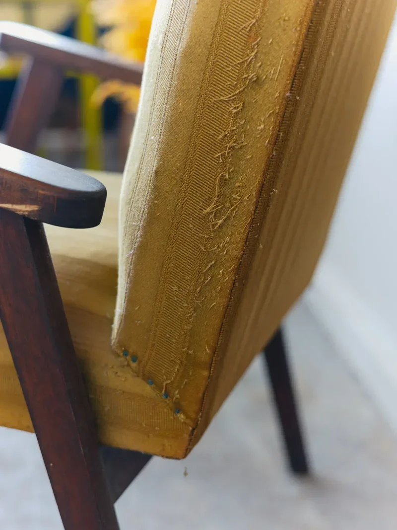 Ernest, le fauteuil en bois et tissu N°735