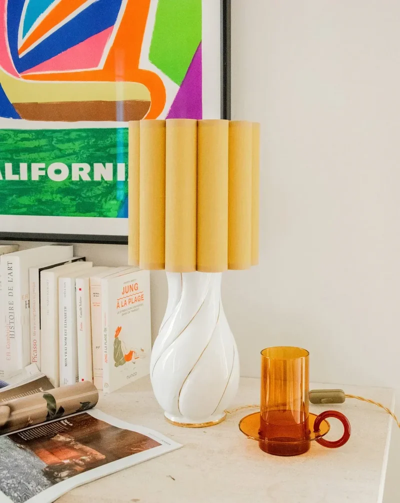 Julia, la lampe moutarde en céramique N°700