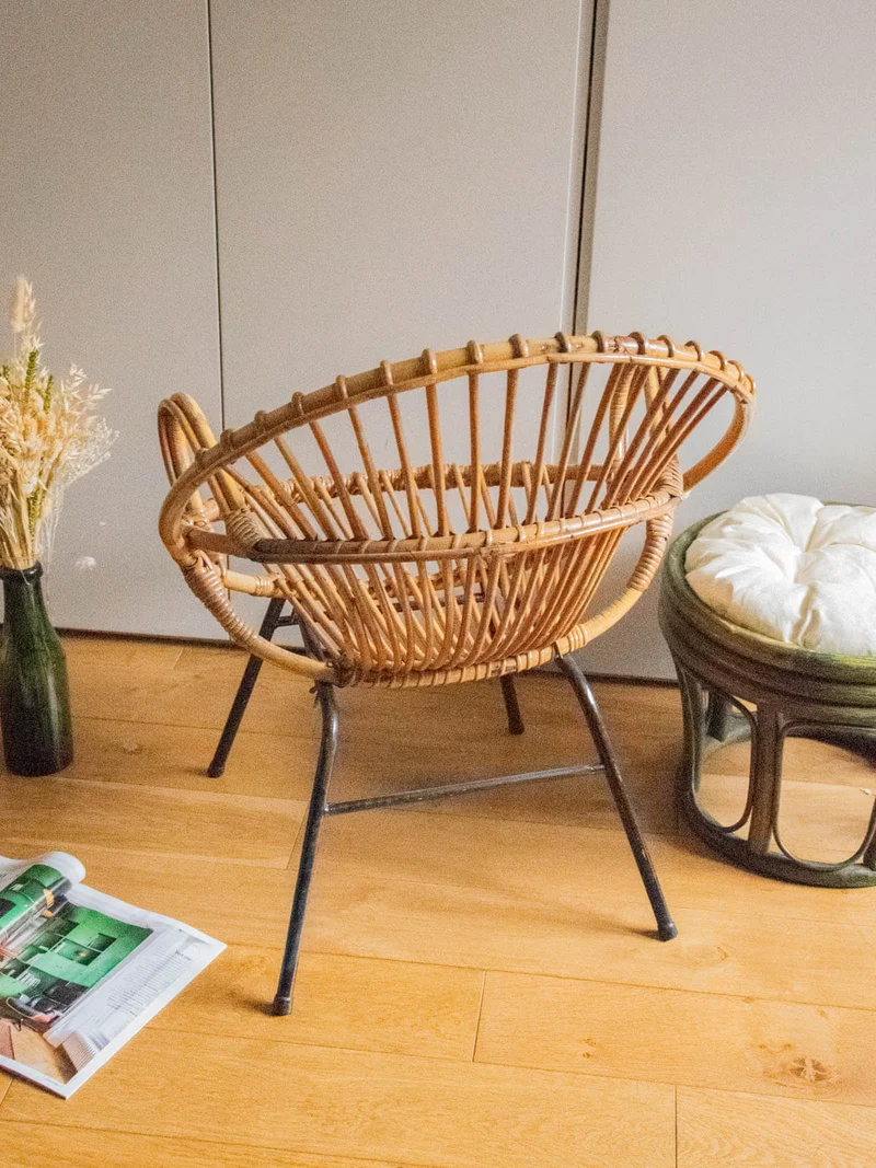 Ernest, le fauteuil en rotin et métal noir N°710