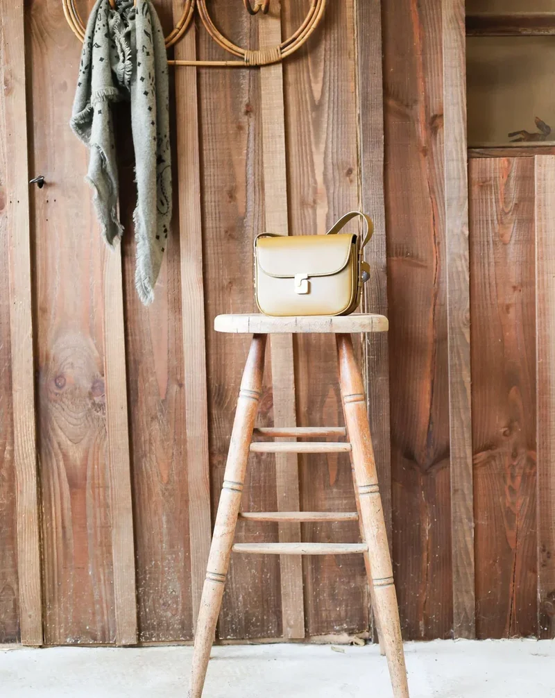 Gaston, le tabouret de bar en bois clair N°127