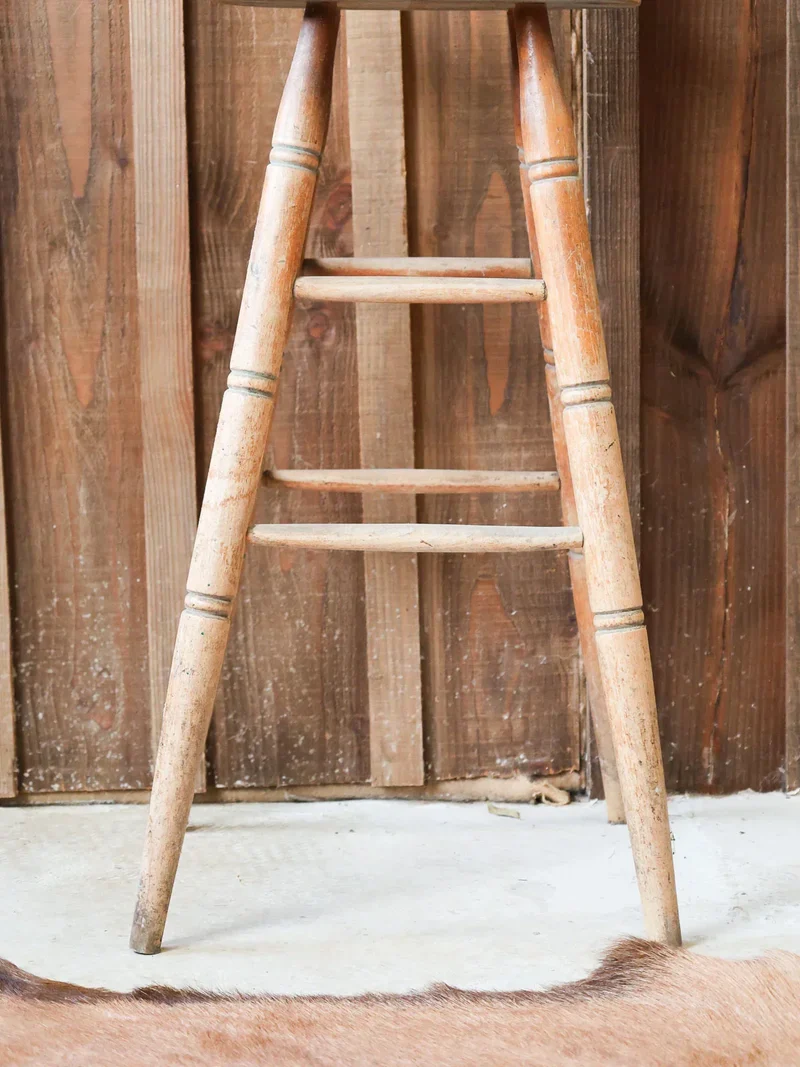 Gaston, le tabouret de bar en bois clair N°127