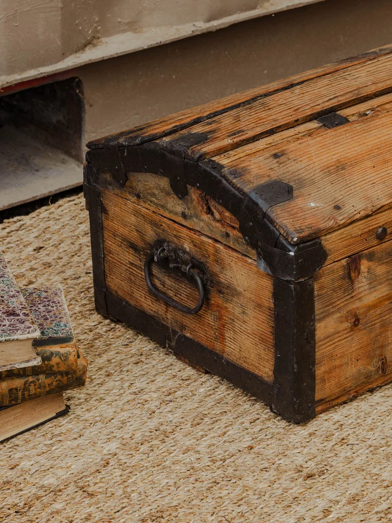Lucienne, la malle vintage en bois N°260