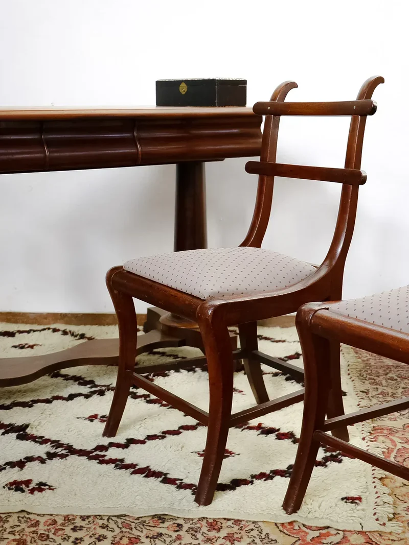 Claude, la paire de chaises en bois N°974