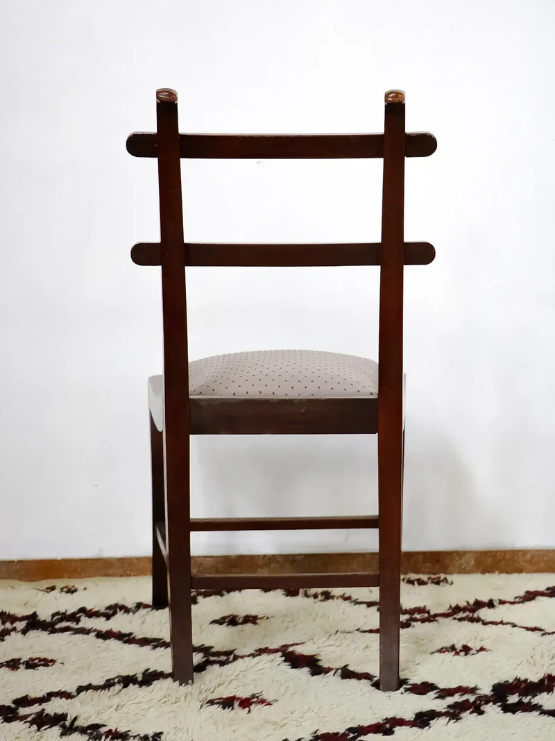 Claude, la paire de chaises en bois N°974
