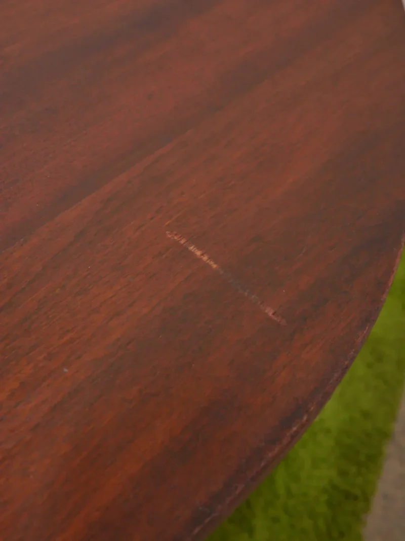 Romy, la grande table à manger pliante en acajou massif N°601