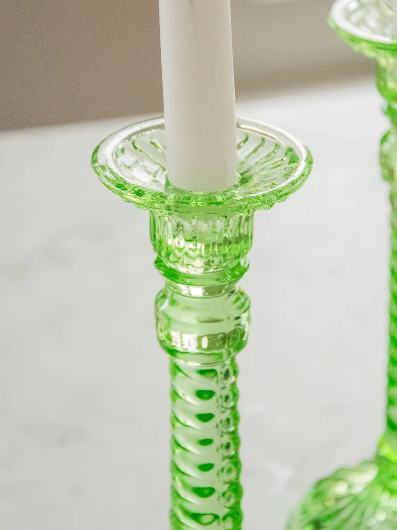Ulysse, la paire de bougeoirs verts en cristal N°67