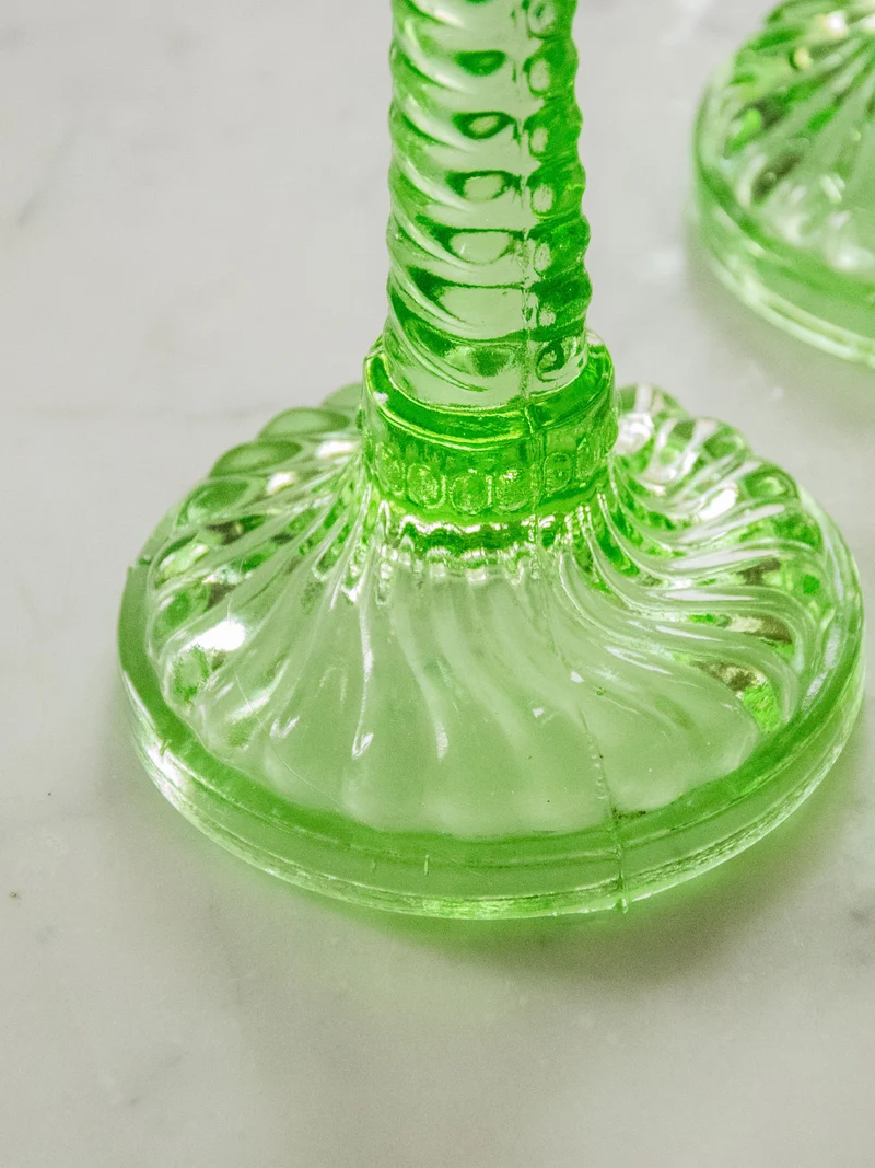 Ulysse, la paire de bougeoirs verts en cristal N°67