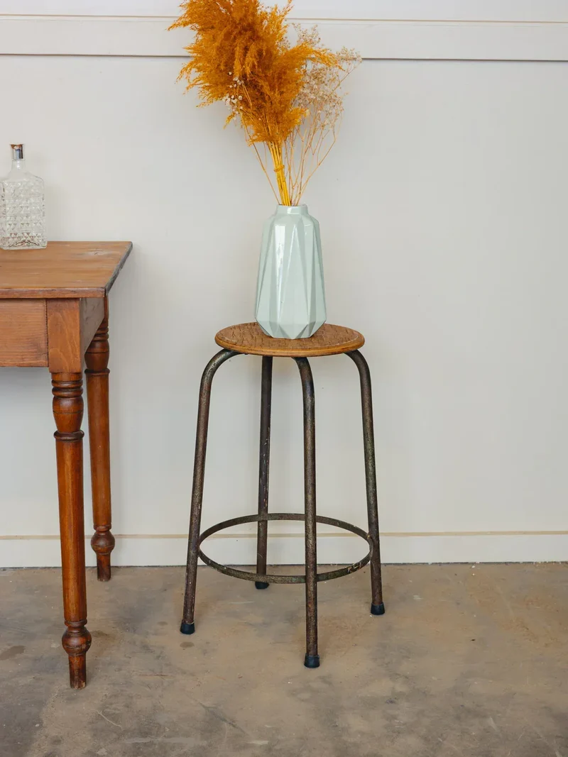Regis, le tabouret industriel en métal N°839