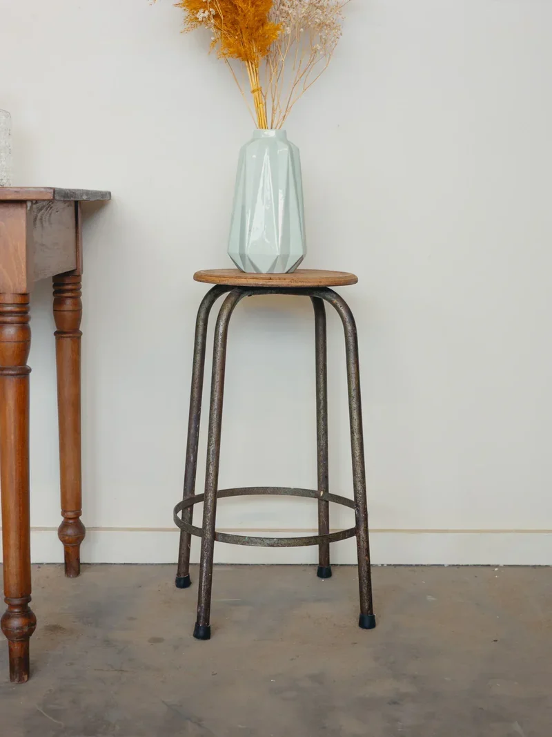 Regis, le tabouret industriel en métal N°839