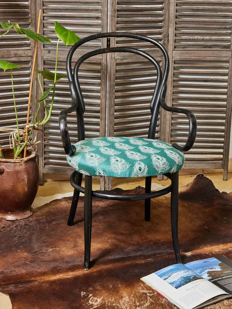 Ernest, le fauteuil en bois noir N°687