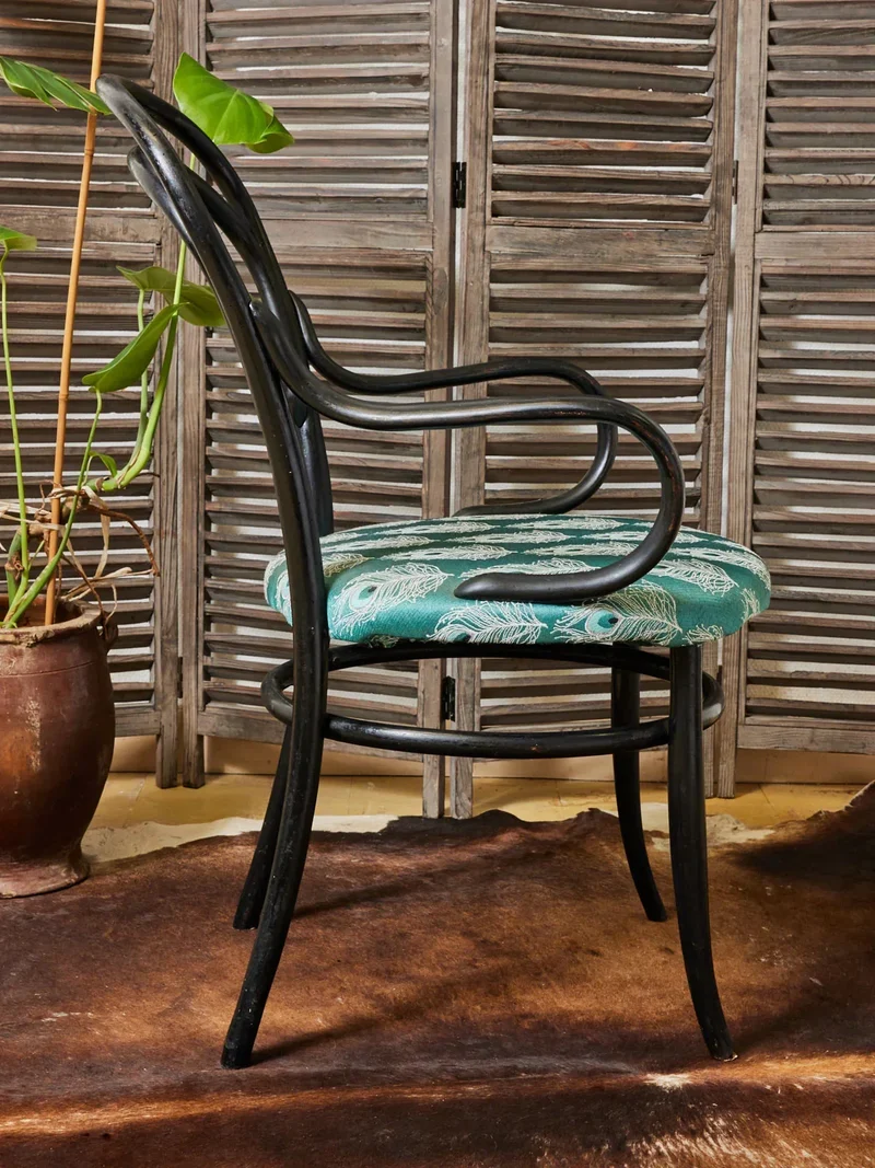 Ernest, le fauteuil en bois noir N°687