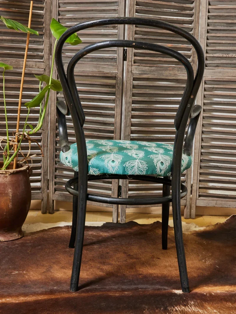 Ernest, le fauteuil en bois noir N°687