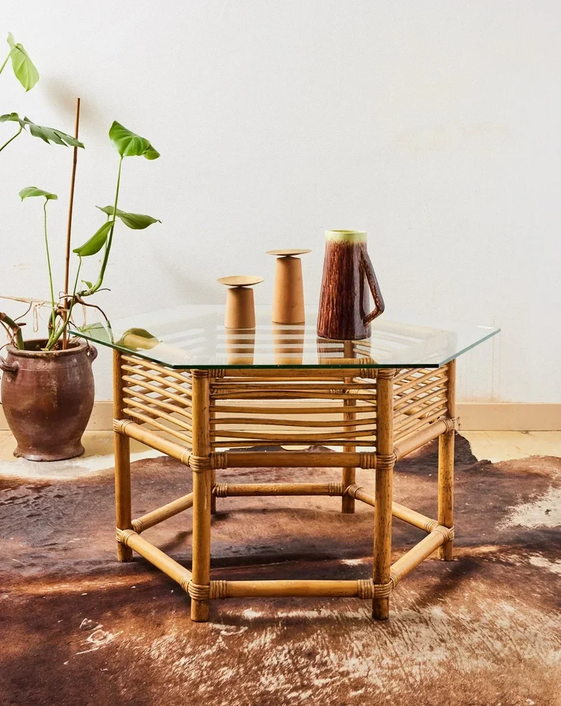 Léonie, la table basse hexagonale en rotin N°457