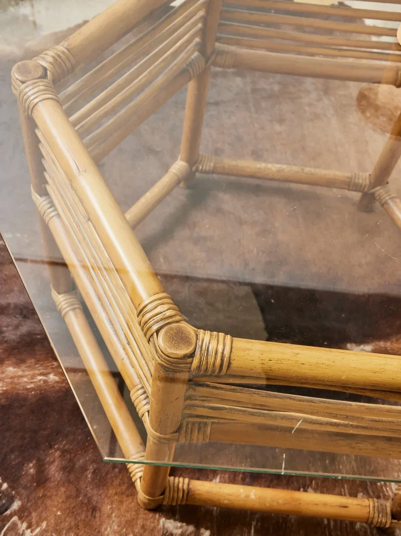 Léonie, la table basse hexagonale en rotin N°457