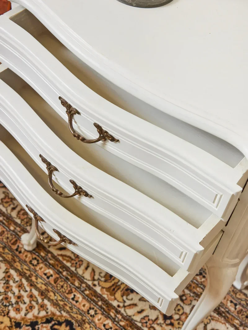 Odile, le petit chevet blanc en bois N°1189