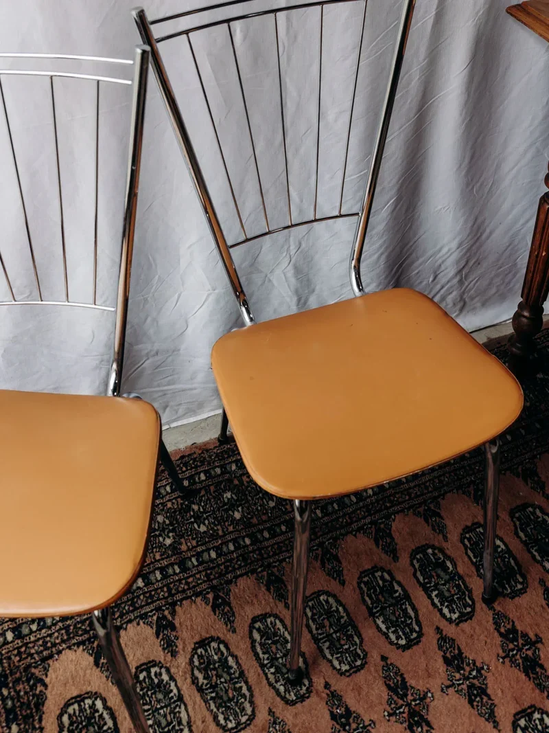 Alma, la paire de chaises chromées N°1277