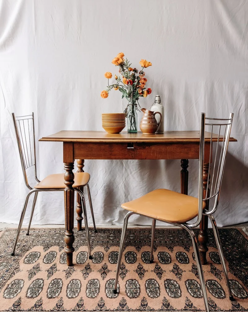 Romy, la table à manger en bois clair N°594