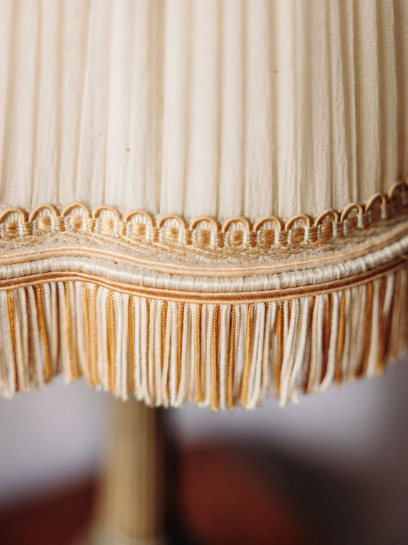 Suzanne, la lampe à poser effet marbre N°480