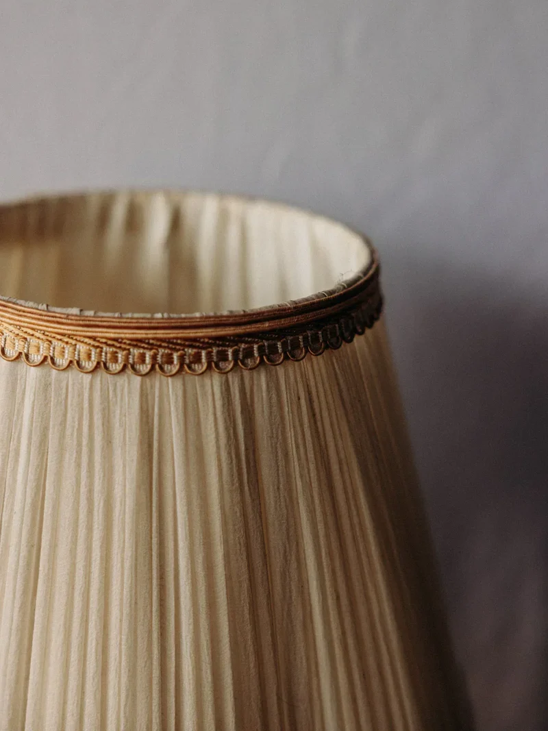 Suzanne, la lampe à poser effet marbre N°480