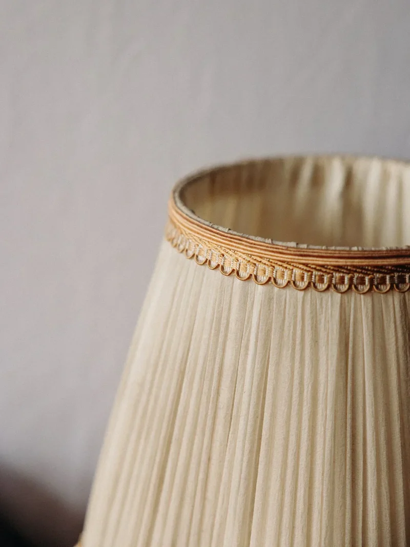 Suzanne, la lampe à poser effet marbre N°480