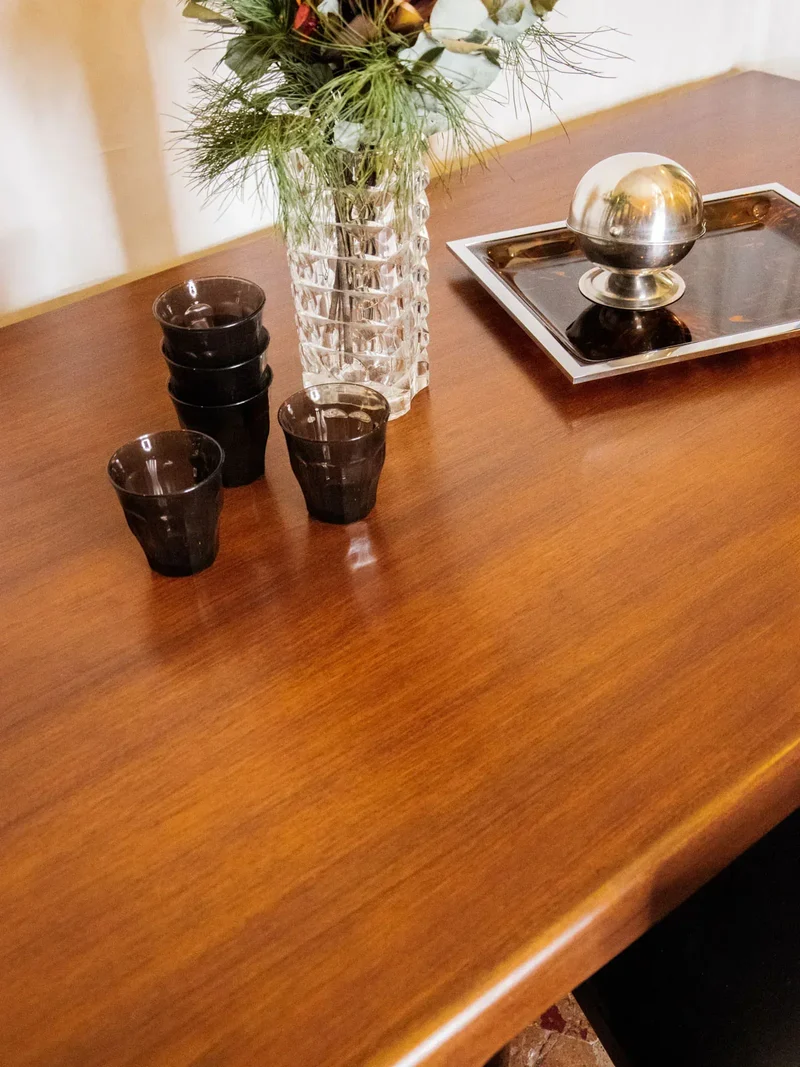 Karla, la table à manger en bois de palissandre N°1079
