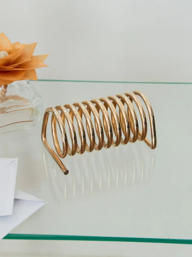Alix, le porte courrier en métal doré N°582