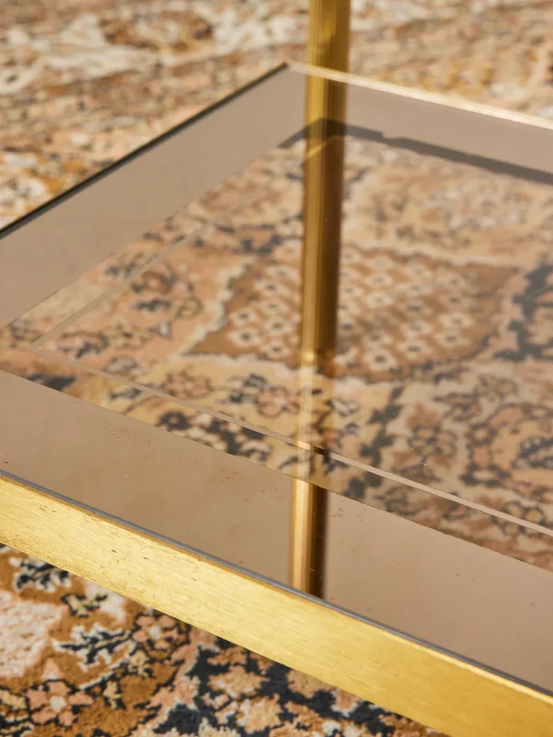 Hanna, les tables d'appoint en laiton et verre fumé N°800