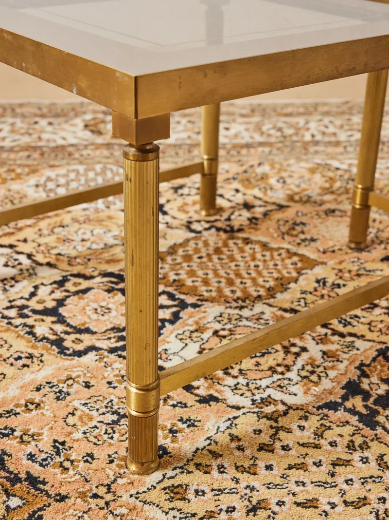 Hanna, les tables d'appoint en laiton et verre fumé N°800