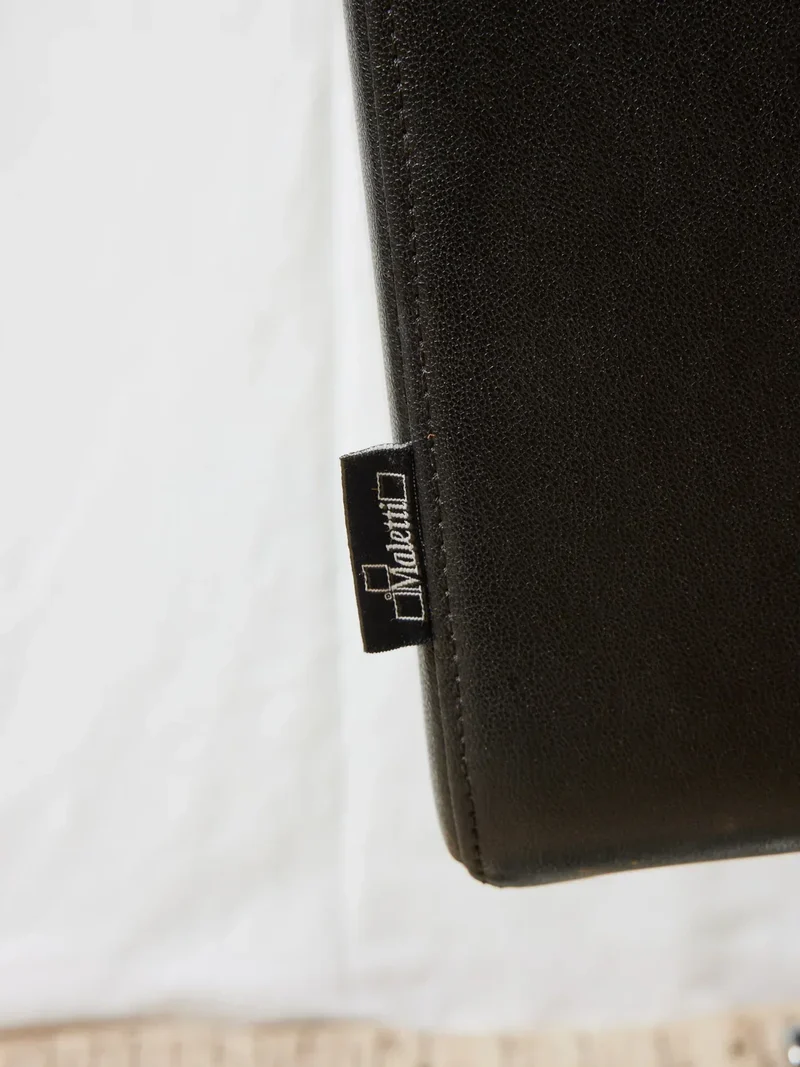 Jakob, le fauteuil de coiffeur en cuir noir N°825