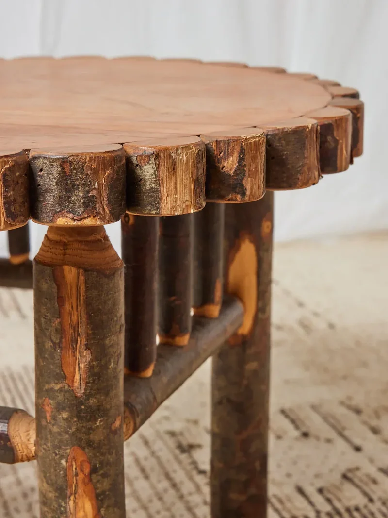 Léonie, la table basse brutaliste en bois N°450