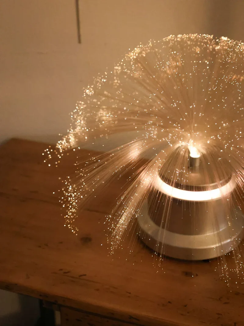 Julia, la lampe en chrome et fibre de verre N°656