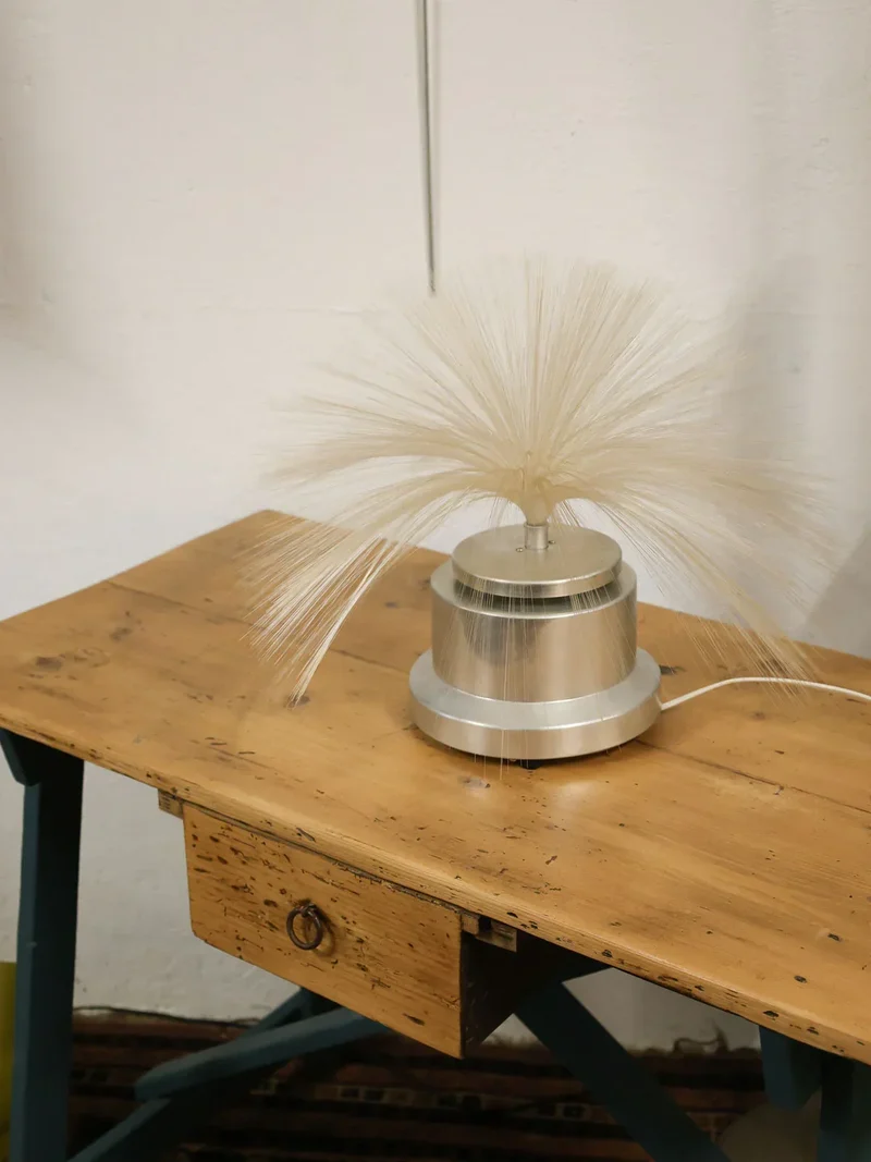 Julia, la lampe en chrome et fibre de verre N°656