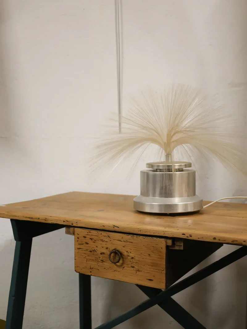 Julia, la lampe en chrome et fibre de verre N°656
