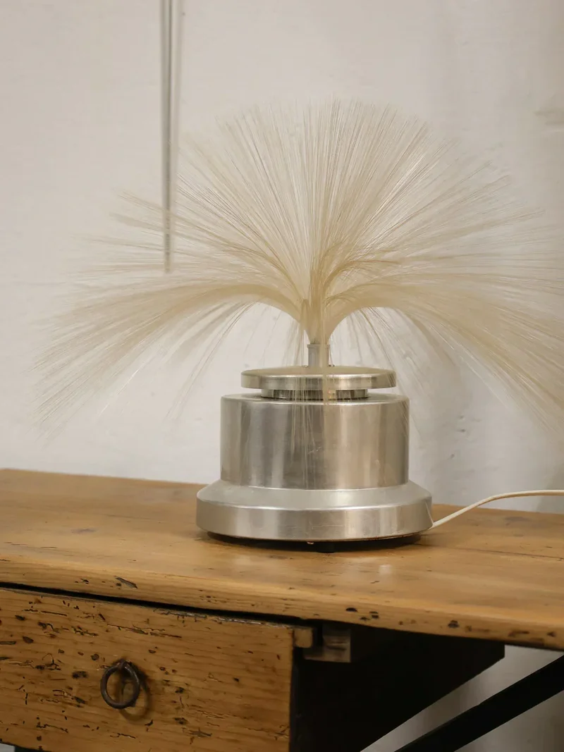 Julia, la lampe en chrome et fibre de verre N°656