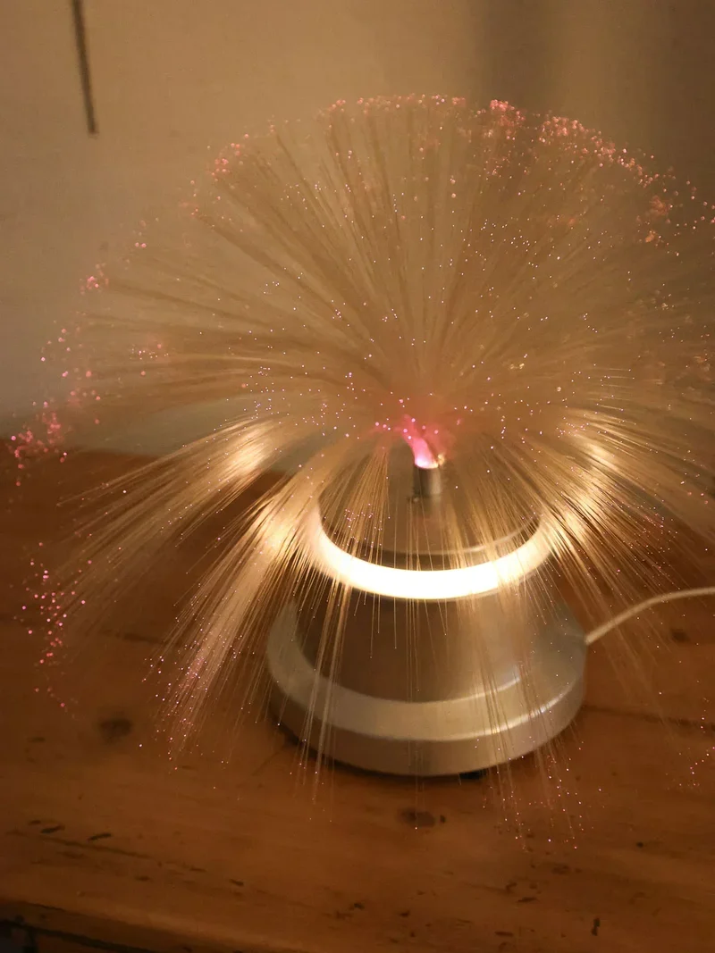 Julia, la lampe en chrome et fibre de verre N°656