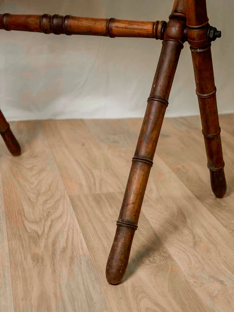 Francine, la table d'appoint en bois N°521
