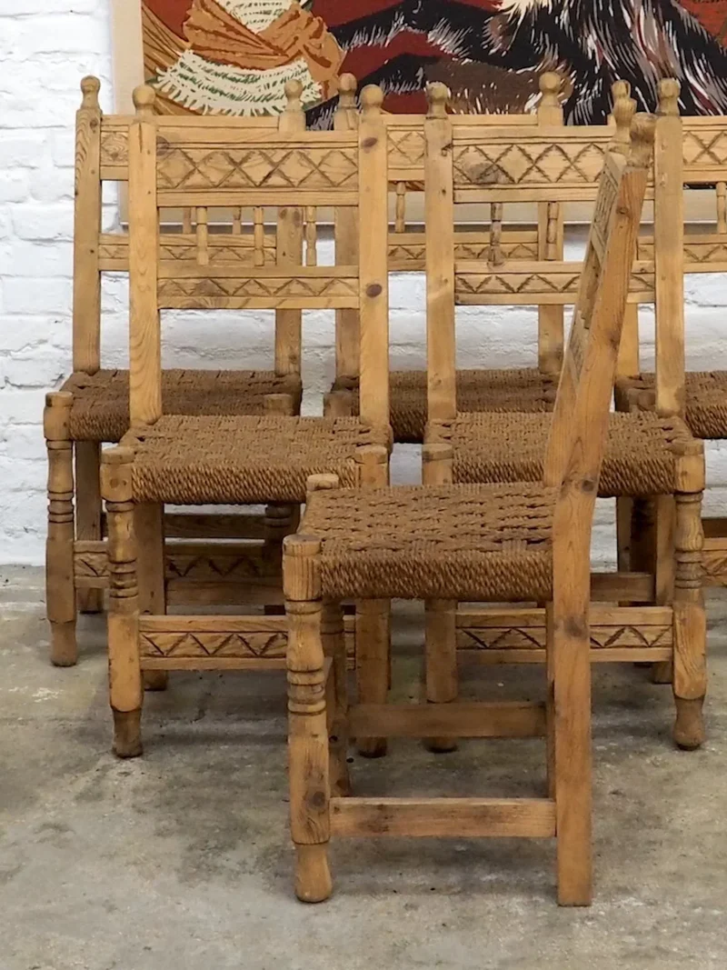 Claude, le lot de 8 chaises en pin et corde N°1023