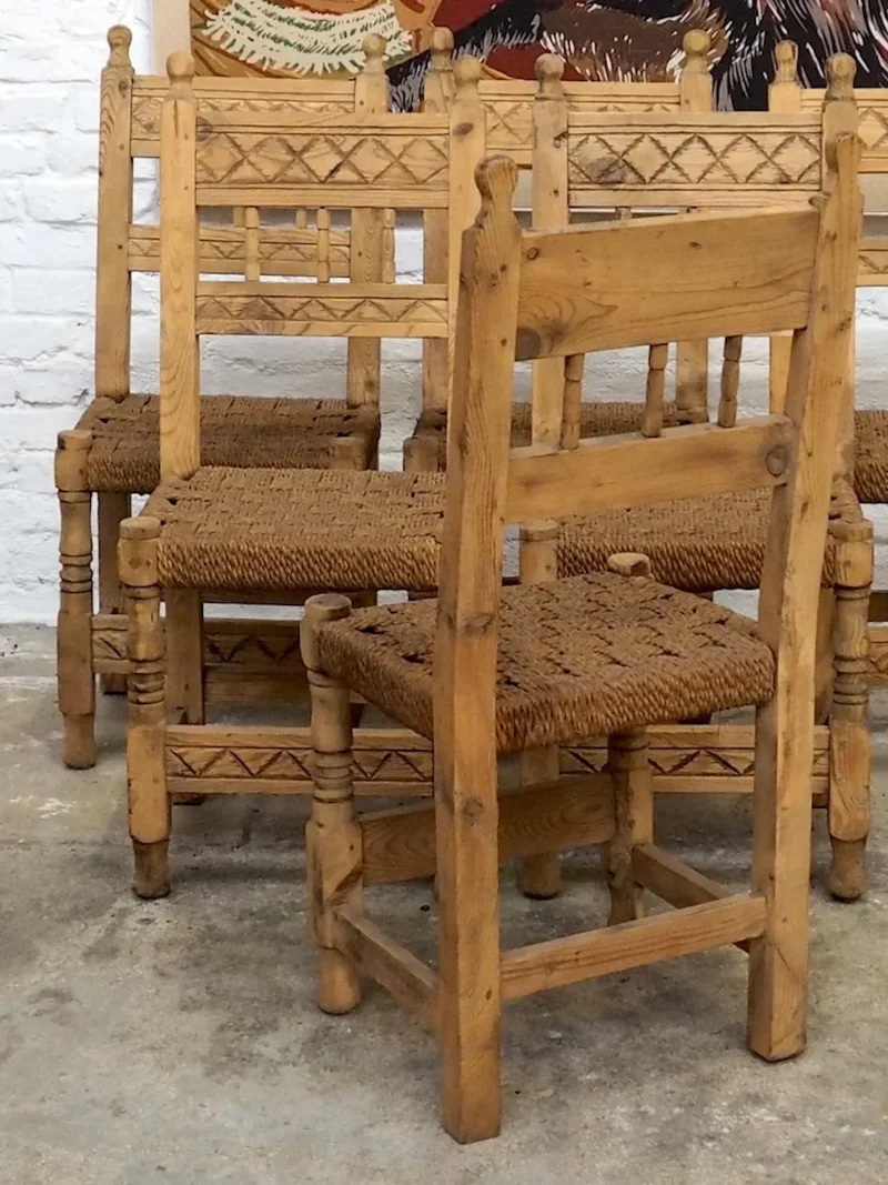 Claude, le lot de 8 chaises en pin et corde N°1023